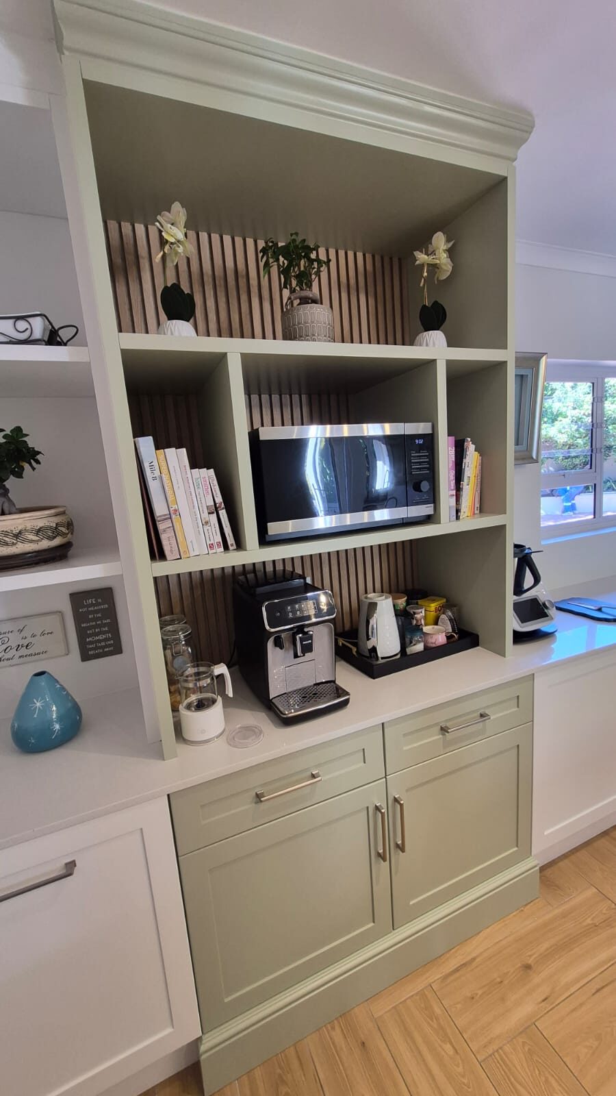 Built-in coffee station